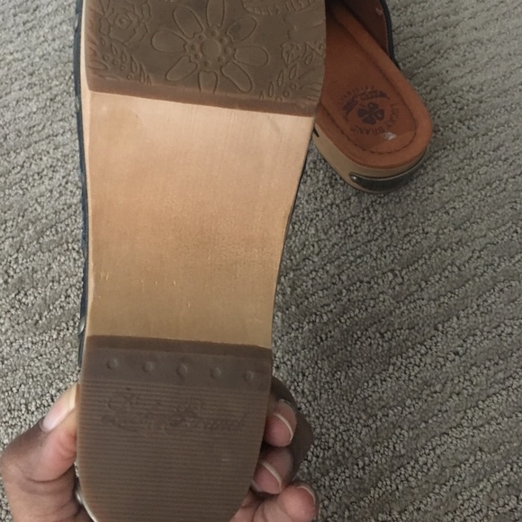Lucky Brand Clogs - Picture 4 of 5